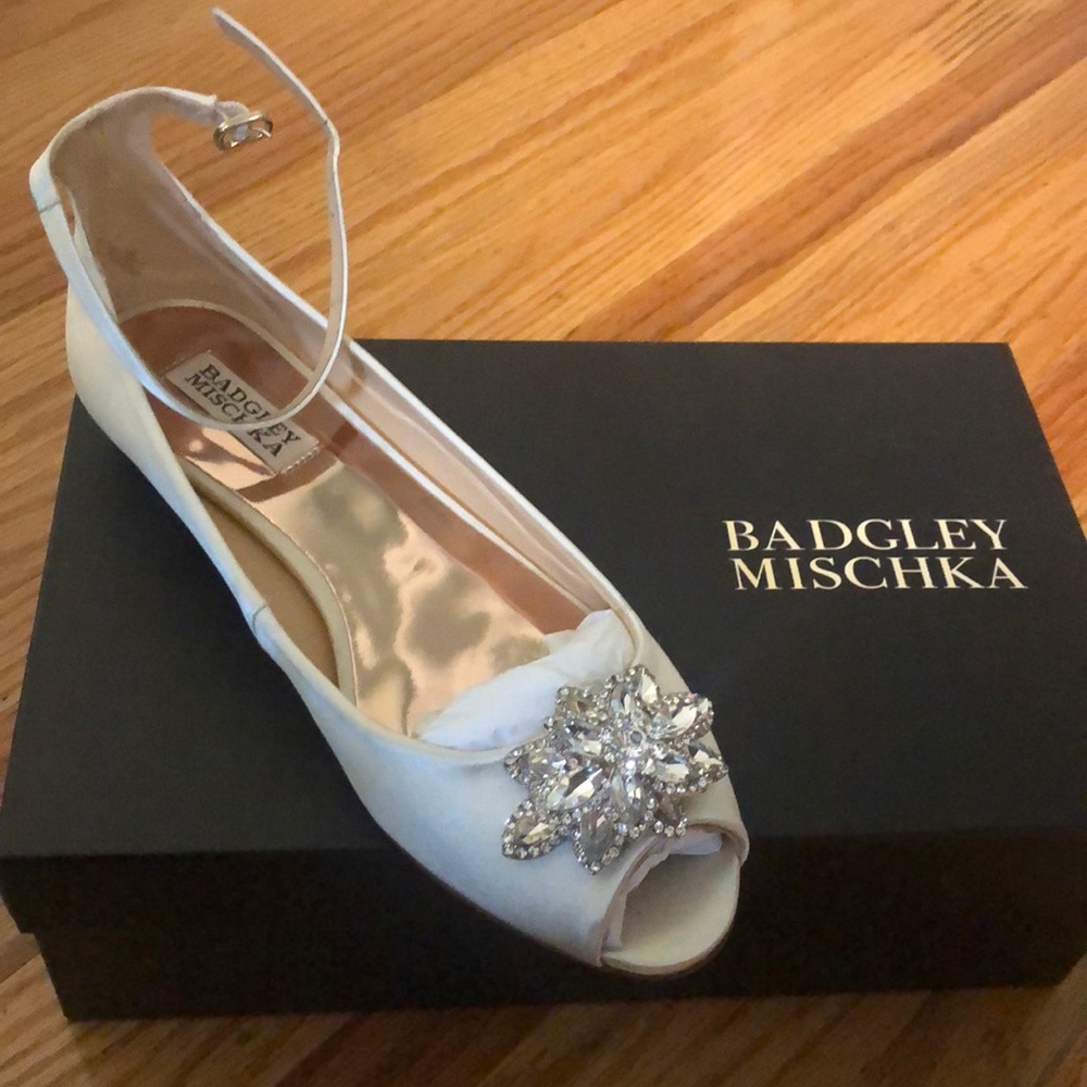 Badgley mischka flats kaidence